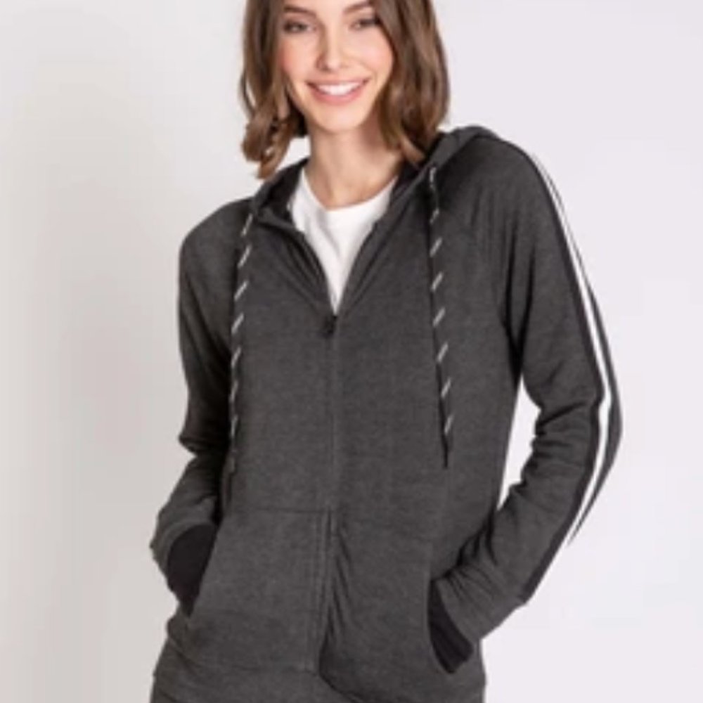 grey hoodie